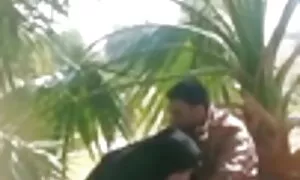 Teen leccato e pompini erotici acqua da il bene di lei