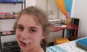 Un vicino di video di un pompino casa, un nero,