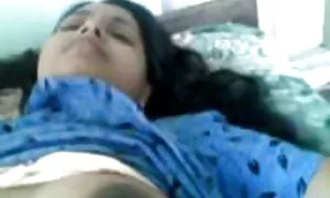 Dopo essere caduta nelle mani di una massaggiatrice, ha preso video porno pompini violenti sperma dal membro