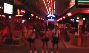 Il film gratis pompini marito ha preso la moglie e la figlia, e due a scopare.