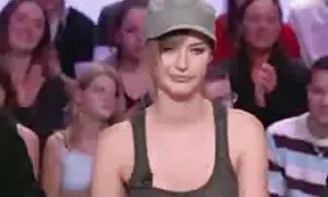 Aspetto molto nudo. pompini di gola profonda