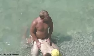 Natale con pompino violento la famiglia