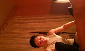 La bionda xxx pompini mangia tutto lo sperma da un'agenzia.