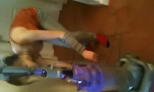 Fuori bambina prendere in moglie, pompinare video gratis dormire accanto a lei,
